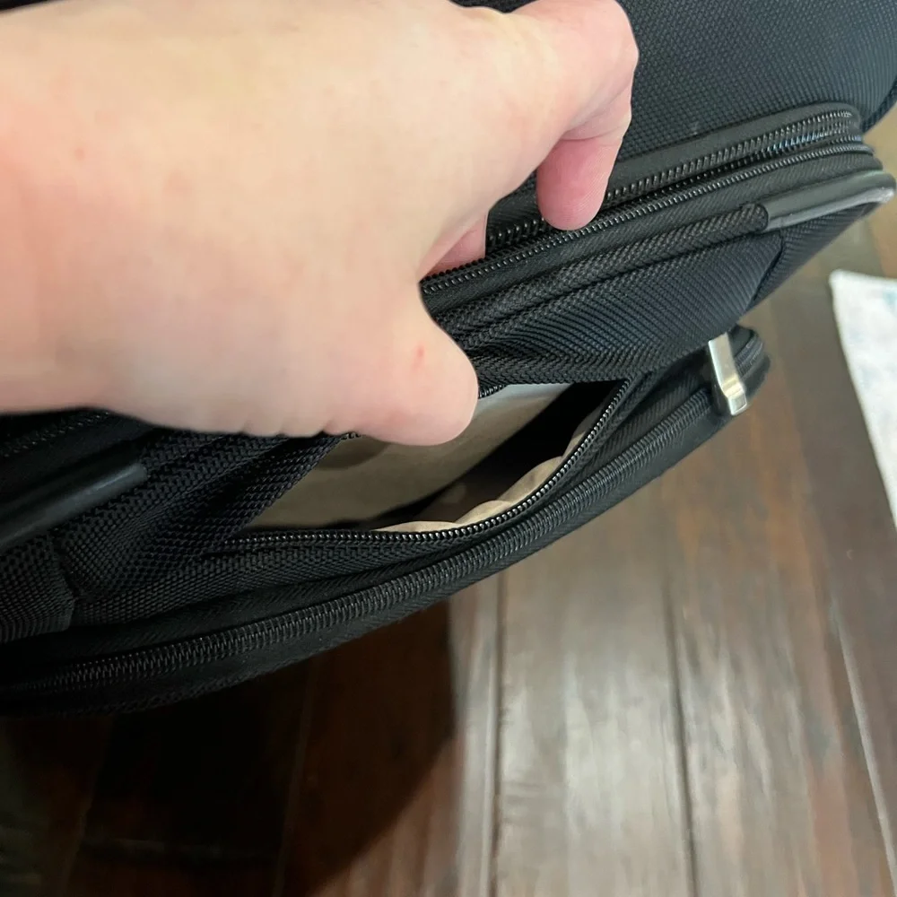 SwissGear Black Softside Carry-On Roller
